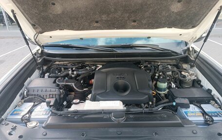Toyota Land Cruiser Prado 150 рестайлинг 2, 2021 год, 7 250 000 рублей, 15 фотография