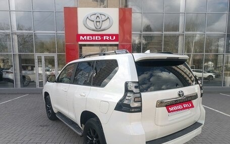 Toyota Land Cruiser Prado 150 рестайлинг 2, 2021 год, 7 250 000 рублей, 7 фотография