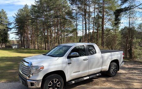 Toyota Tundra II, 2016 год, 5 000 000 рублей, 2 фотография