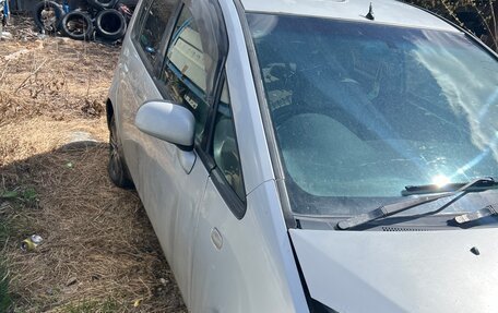 Mitsubishi Colt VI рестайлинг, 2004 год, 150 000 рублей, 3 фотография