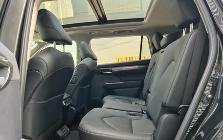 Toyota Highlander, 2025 год, 5 699 000 рублей, 26 фотография