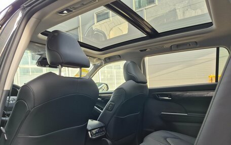 Toyota Highlander, 2025 год, 5 699 000 рублей, 27 фотография