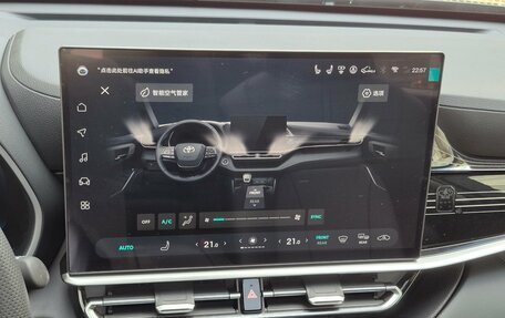 Toyota Highlander, 2025 год, 5 699 000 рублей, 25 фотография