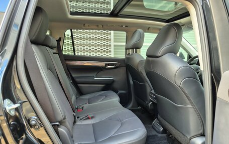 Toyota Highlander, 2025 год, 5 699 000 рублей, 32 фотография