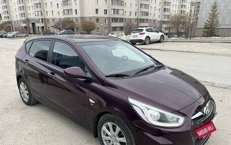 Hyundai Solaris II рестайлинг, 2013 год, 850 000 рублей, 16 фотография