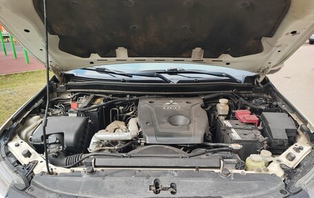 Mitsubishi Pajero Sport III рестайлинг, 2017 год, 2 650 000 рублей, 9 фотография