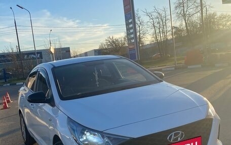 Hyundai Solaris II рестайлинг, 2021 год, 1 170 000 рублей, 1 фотография