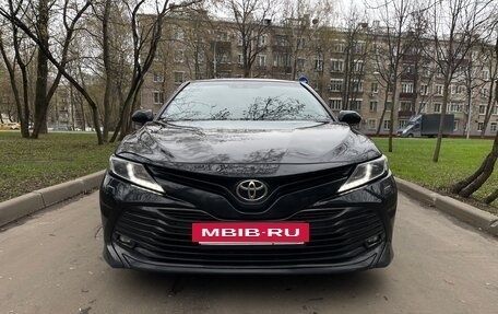 Toyota Camry, 2020 год, 2 200 000 рублей, 2 фотография