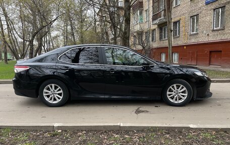 Toyota Camry, 2020 год, 2 200 000 рублей, 4 фотография