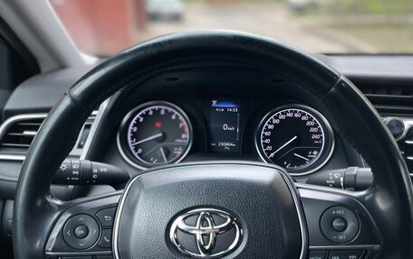 Toyota Camry, 2020 год, 2 200 000 рублей, 10 фотография