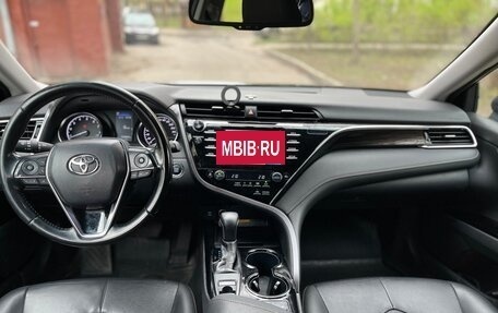 Toyota Camry, 2020 год, 2 200 000 рублей, 9 фотография