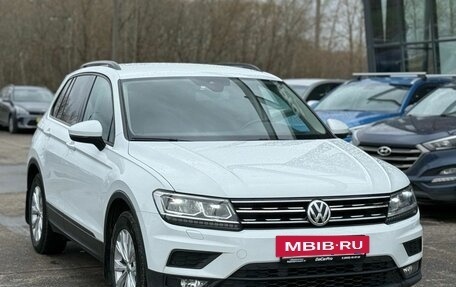 Volkswagen Tiguan II, 2020 год, 2 630 000 рублей, 2 фотография