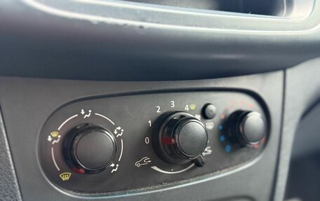 Renault Logan II, 2018 год, 440 000 рублей, 12 фотография