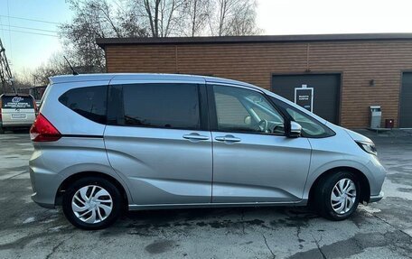 Honda Freed II, 2022 год, 1 499 990 рублей, 6 фотография