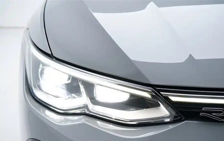 Volkswagen Golf VIII, 2022 год, 1 930 000 рублей, 8 фотография