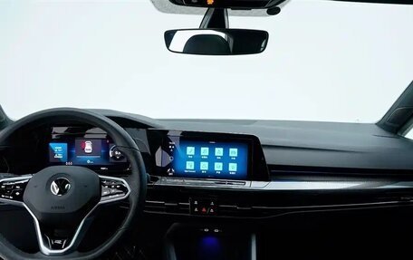 Volkswagen Golf VIII, 2022 год, 1 930 000 рублей, 14 фотография