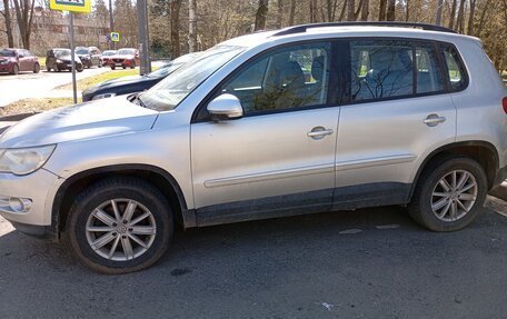 Volkswagen Tiguan I, 2010 год, 900 000 рублей, 3 фотография