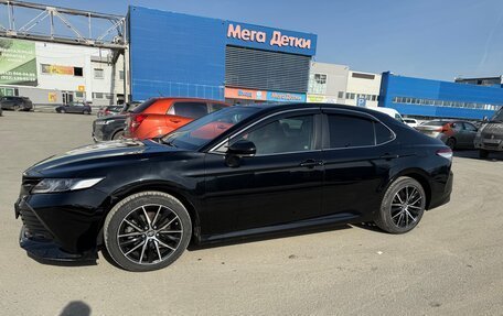 Toyota Camry, 2018 год, 1 950 000 рублей, 2 фотография