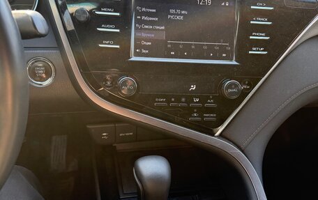 Toyota Camry, 2018 год, 1 950 000 рублей, 12 фотография