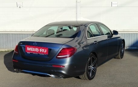 Mercedes-Benz E-Класс, 2016 год, 3 150 000 рублей, 5 фотография