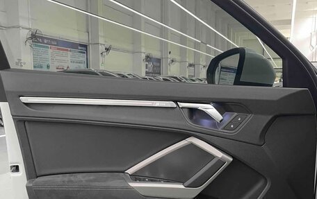 Audi Q3, 2022 год, 2 400 000 рублей, 16 фотография