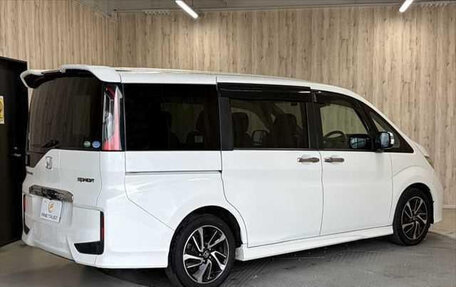 Honda Stepwgn IV, 2017 год, 1 550 000 рублей, 4 фотография