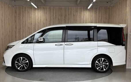 Honda Stepwgn IV, 2017 год, 1 550 000 рублей, 7 фотография