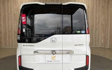 Honda Stepwgn IV, 2017 год, 1 550 000 рублей, 5 фотография