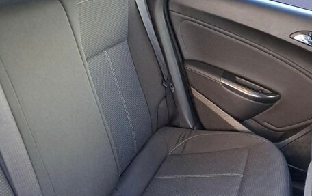 Opel Astra J, 2011 год, 650 000 рублей, 5 фотография