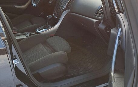 Opel Astra J, 2011 год, 650 000 рублей, 6 фотография