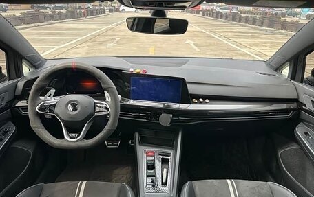 Volkswagen Golf VIII, 2023 год, 1 875 000 рублей, 11 фотография