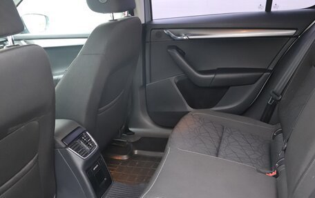 Skoda Octavia, 2018 год, 2 430 000 рублей, 15 фотография