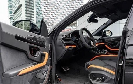 Lamborghini Urus I, 2025 год, 37 000 000 рублей, 5 фотография