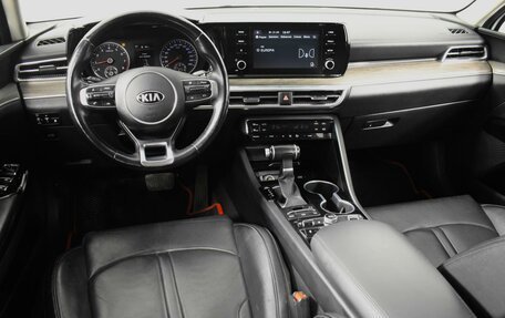 KIA K5, 2021 год, 2 516 800 рублей, 6 фотография