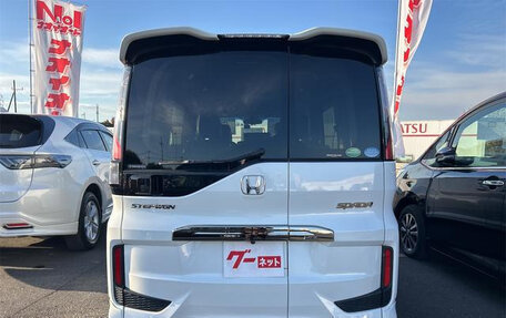 Honda Stepwgn IV, 2017 год, 1 550 000 рублей, 5 фотография