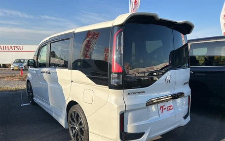 Honda Stepwgn IV, 2017 год, 1 550 000 рублей, 6 фотография