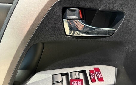 Toyota RAV4, 2018 год, 2 230 000 рублей, 8 фотография