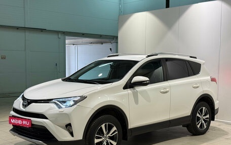 Toyota RAV4, 2018 год, 2 230 000 рублей, 4 фотография
