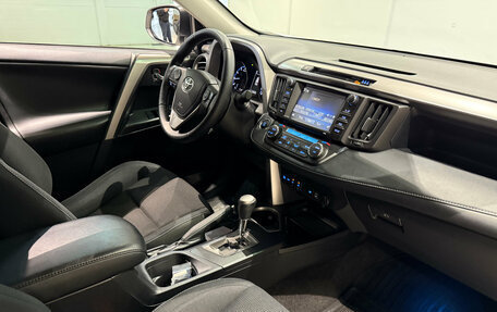 Toyota RAV4, 2018 год, 2 230 000 рублей, 16 фотография