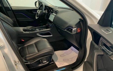 Jaguar F-Pace, 2018 год, 2 799 000 рублей, 11 фотография