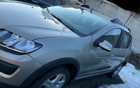 Renault Sandero II рестайлинг, 2015 год, 1 300 000 рублей, 3 фотография