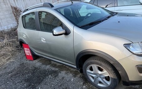 Renault Sandero II рестайлинг, 2015 год, 1 300 000 рублей, 2 фотография