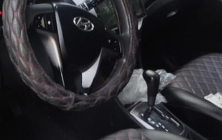 Hyundai Solaris II рестайлинг, 2015 год, 500 000 рублей, 8 фотография