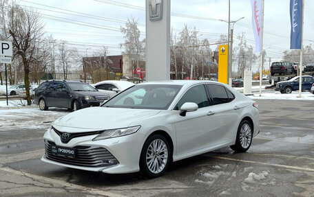 Toyota Camry, 2018 год, 3 100 000 рублей, 1 фотография