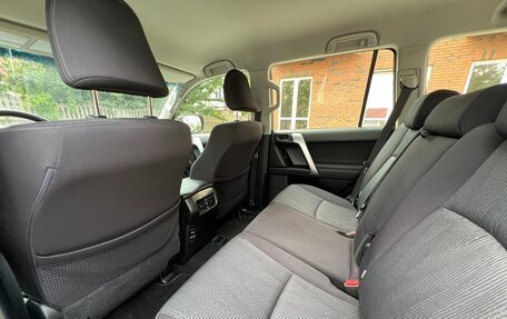 Toyota Land Cruiser Prado 150 рестайлинг 2, 2015 год, 3 054 999 рублей, 8 фотография