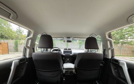 Toyota Land Cruiser Prado 150 рестайлинг 2, 2015 год, 3 054 999 рублей, 10 фотография