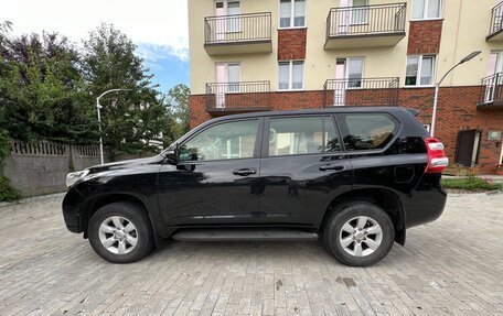 Toyota Land Cruiser Prado 150 рестайлинг 2, 2015 год, 3 054 999 рублей, 11 фотография