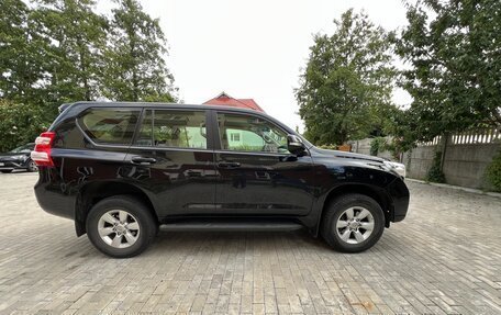 Toyota Land Cruiser Prado 150 рестайлинг 2, 2015 год, 3 054 999 рублей, 12 фотография