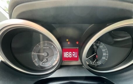 Toyota Land Cruiser Prado 150 рестайлинг 2, 2015 год, 3 054 999 рублей, 6 фотография