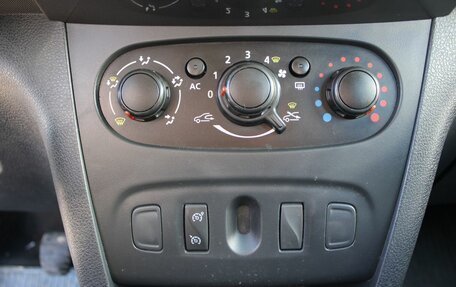 Renault Sandero II рестайлинг, 2014 год, 679 000 рублей, 14 фотография